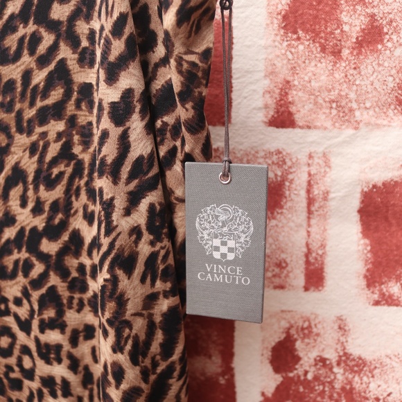 Vince Camuto Dresses & Skirts - Vince Camuto Leopard print Mini  skirt